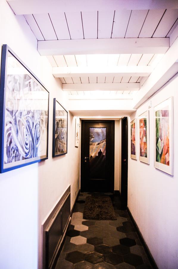 D'autore Art Design Gallery