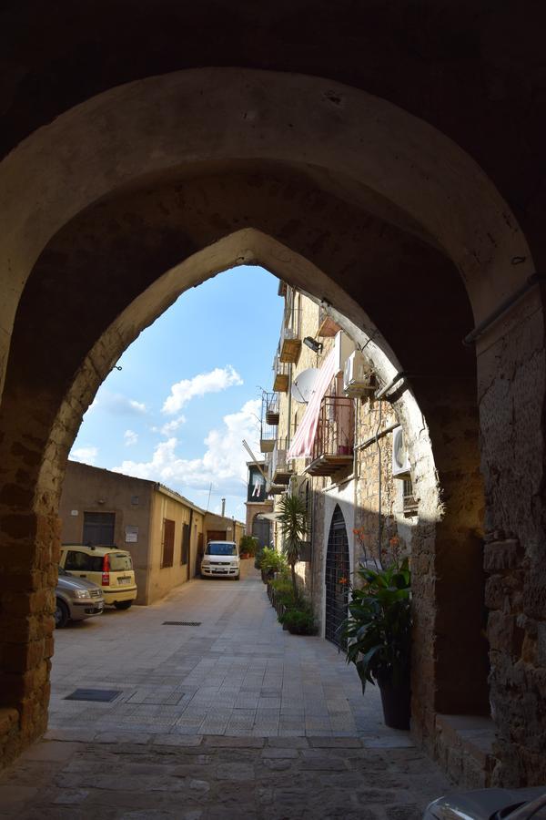 D'autore Art Design Gallery